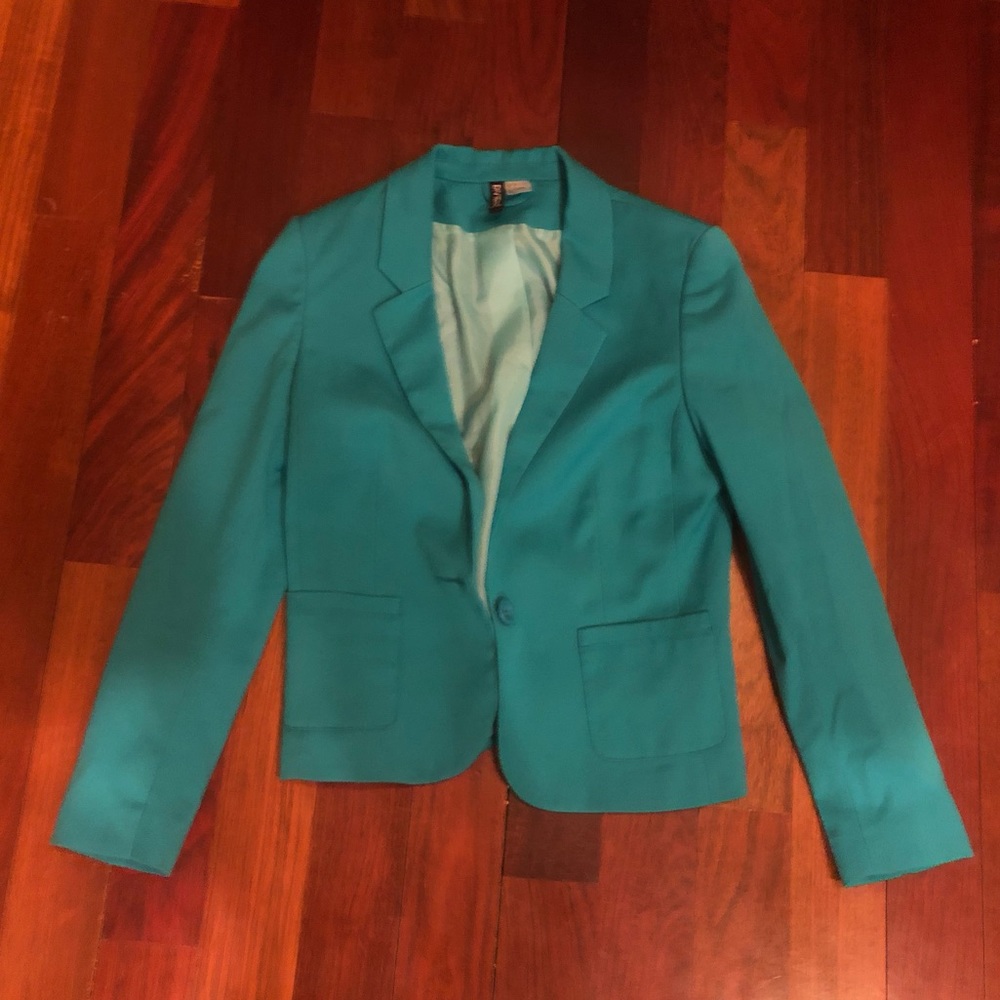 Divided cropped blazer